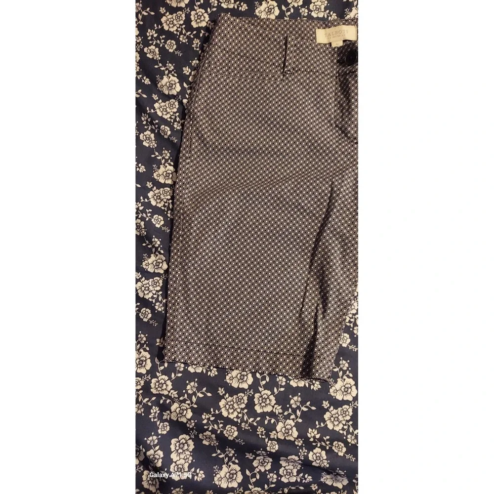 Talbots Women's  Shorts Petites Sz 4P Navy w/White Geometric  Pockets Preppy Y2K